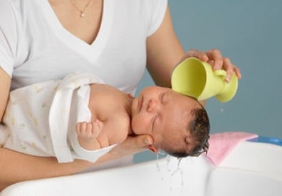 اولین حمام کودک شما و نکات اساسی راجع به آن